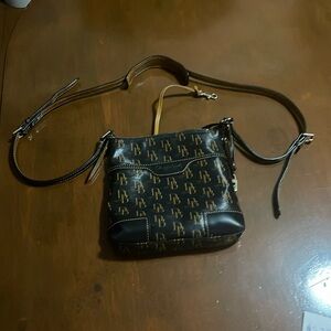 Dooney Bourke Crossbody signature purse